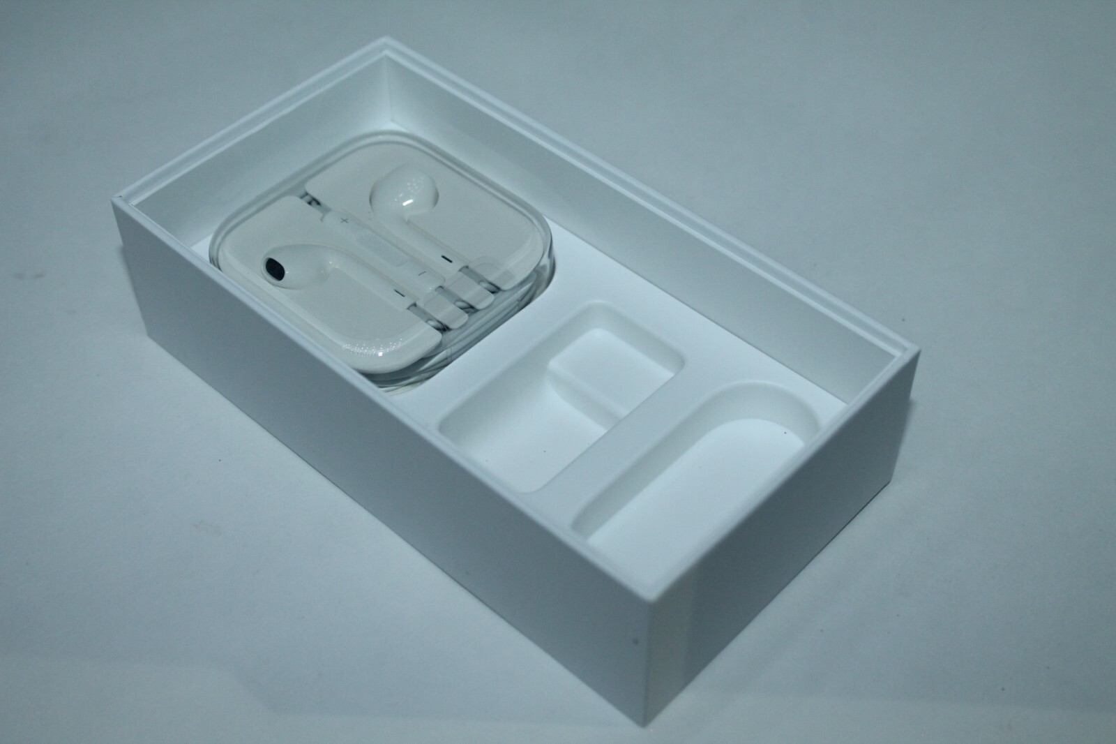 Apple iPhone 6 32GB Space Gray EMPTY BOX ONLY with Earpods
