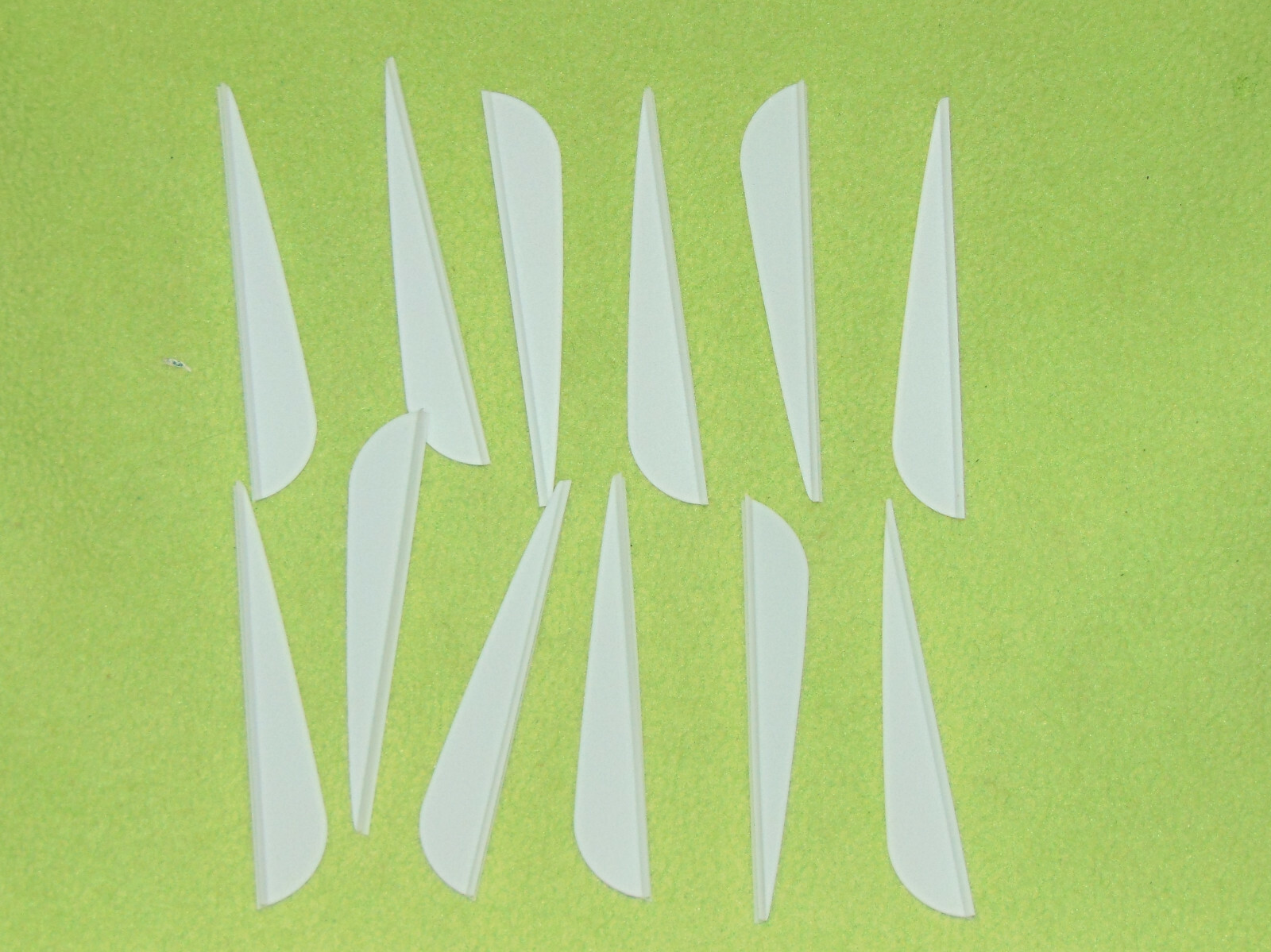 12 White Teardrop Arrow Vanes Fletching 3 Inch Plastic USA Made Archery
