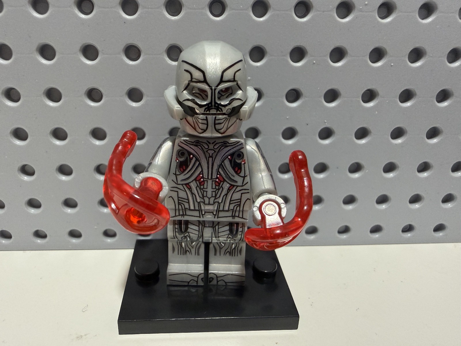 LEGO Marvel Ultron Custom MInifgure New