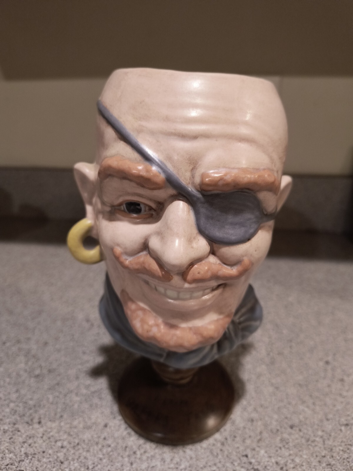 NAUTICAL DECORATION 10" HIGH CERAMIC Pirate FACE VASE PLANTER
