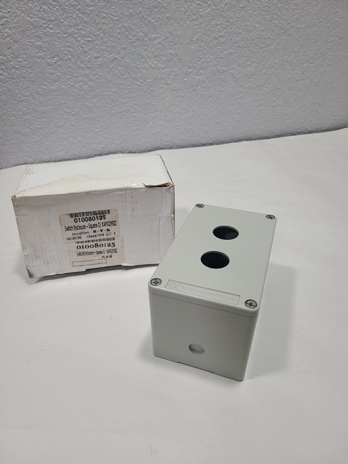 Telemecanique Square D  XAPG29502 Switch Enclosure, Metal, NOS/open Box