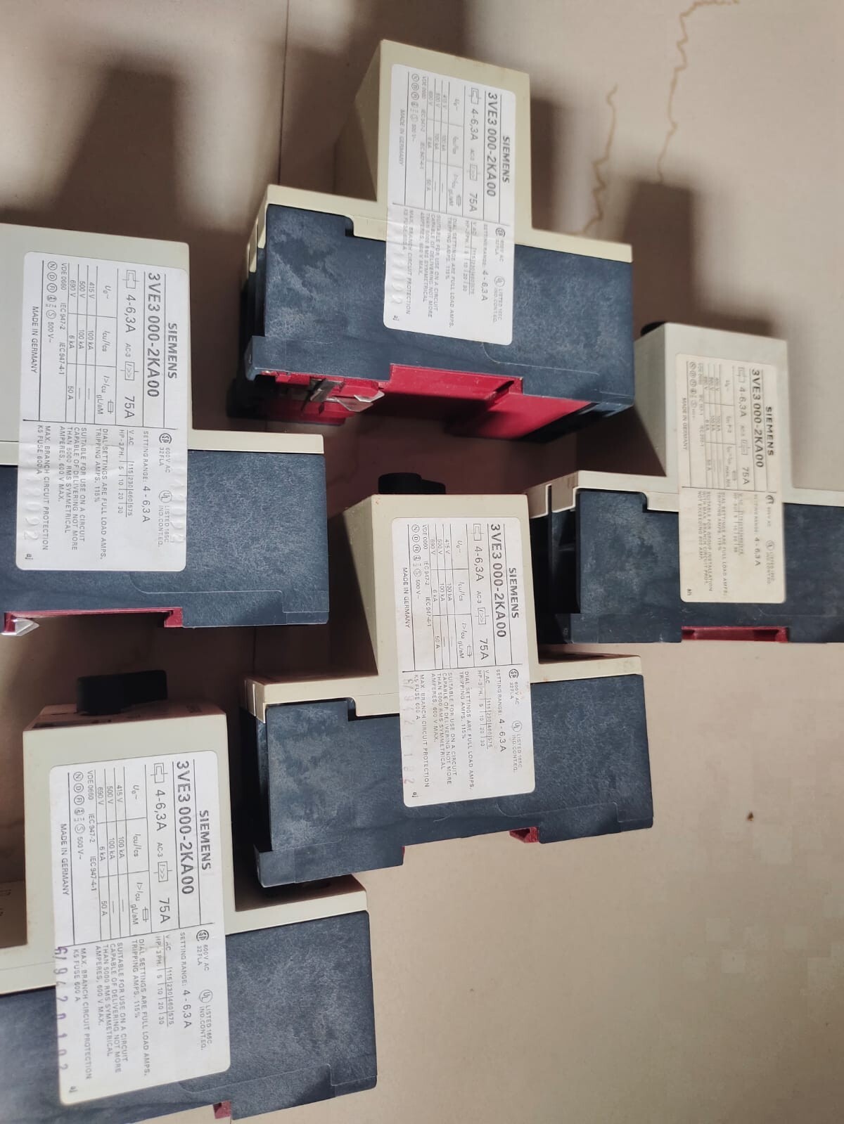 SIEMENS 3VE3 000-2KA 00 Circuit Breaker