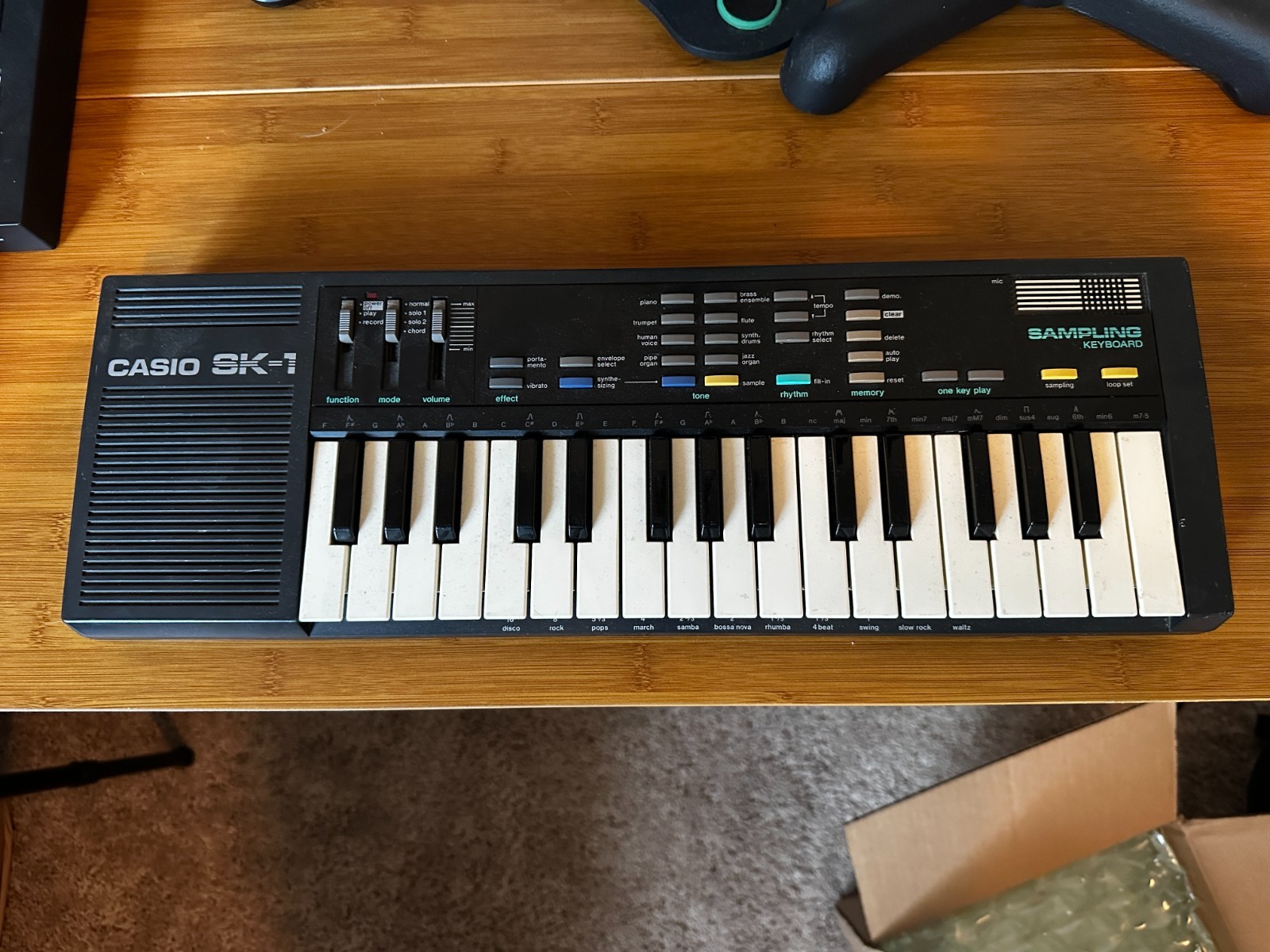 Casio SK-1 Portable 32 Key Sampling Keyboard