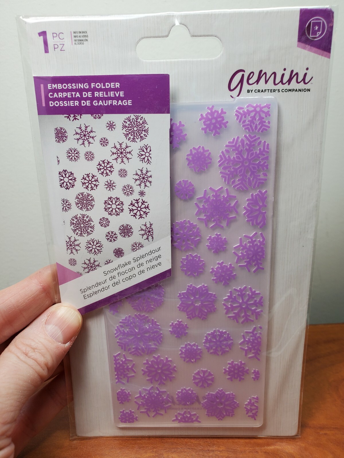 CCH2 Crafters Companion Gemini Snowflake Splendour Embossing Folder new