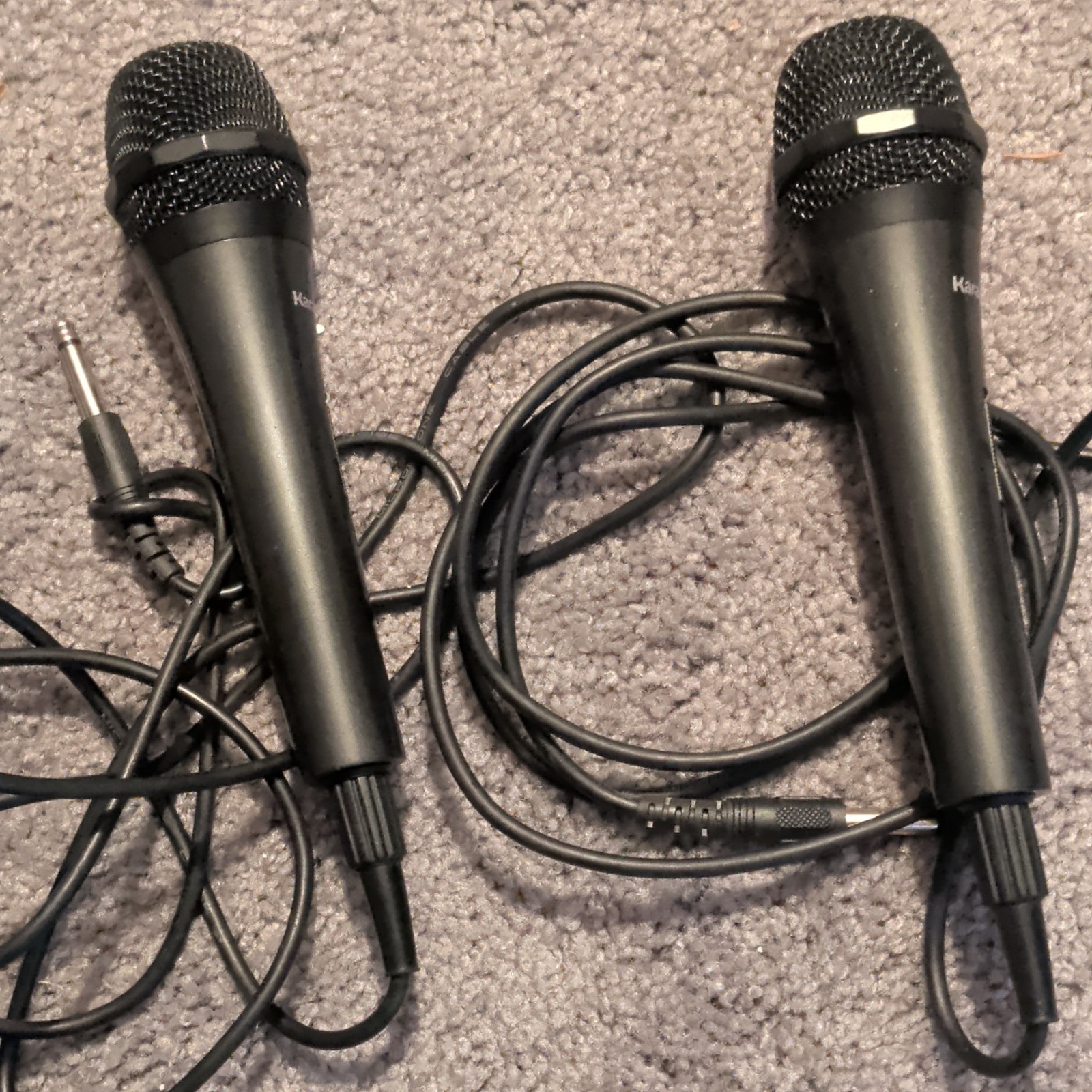 Karaoke USA Wired Handheld Karaoke Microphones 1/4in TS On/Off Switch Black (2)