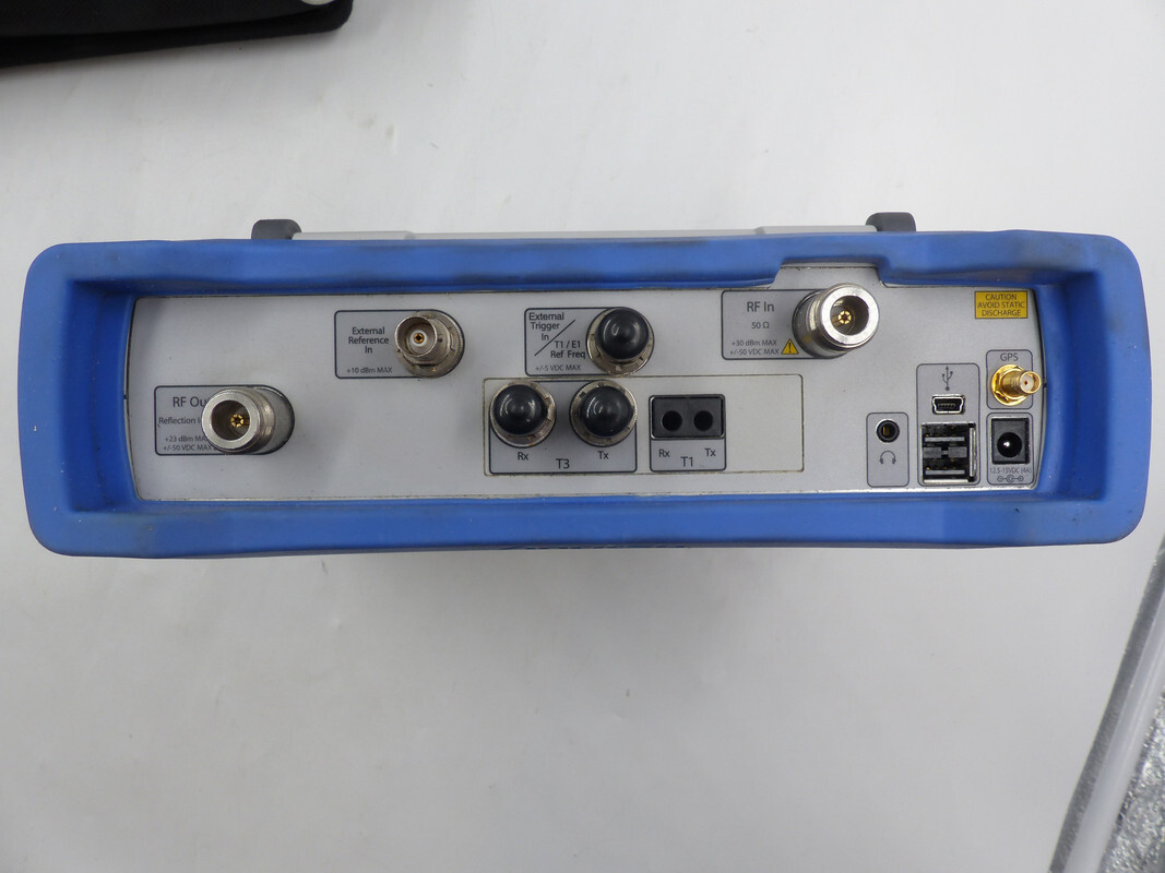 ANRITSU CELL MASTER BASE STATION ANALYZER W/ ANNTENNAS MT8212E