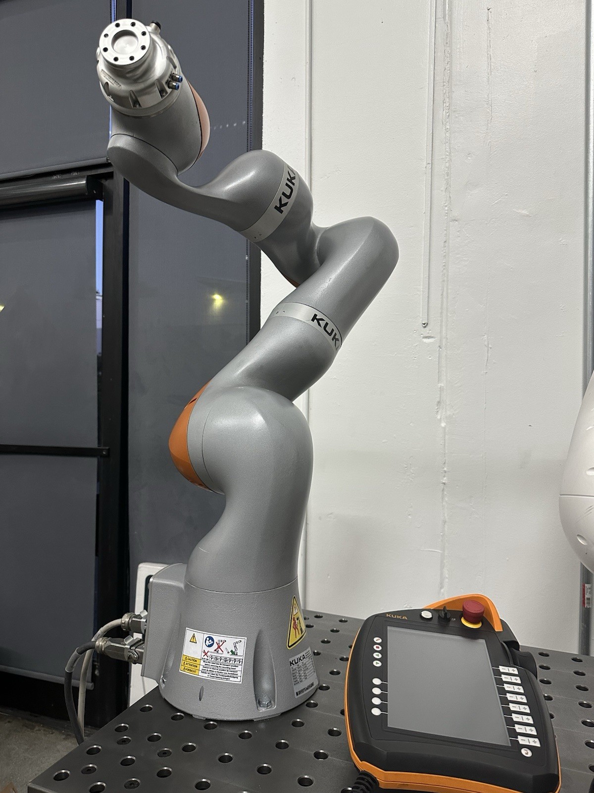KUKA LBR iiwa 14 R820 Industrial Robotic Arm, 14 kg Payload, 820 mm Reach