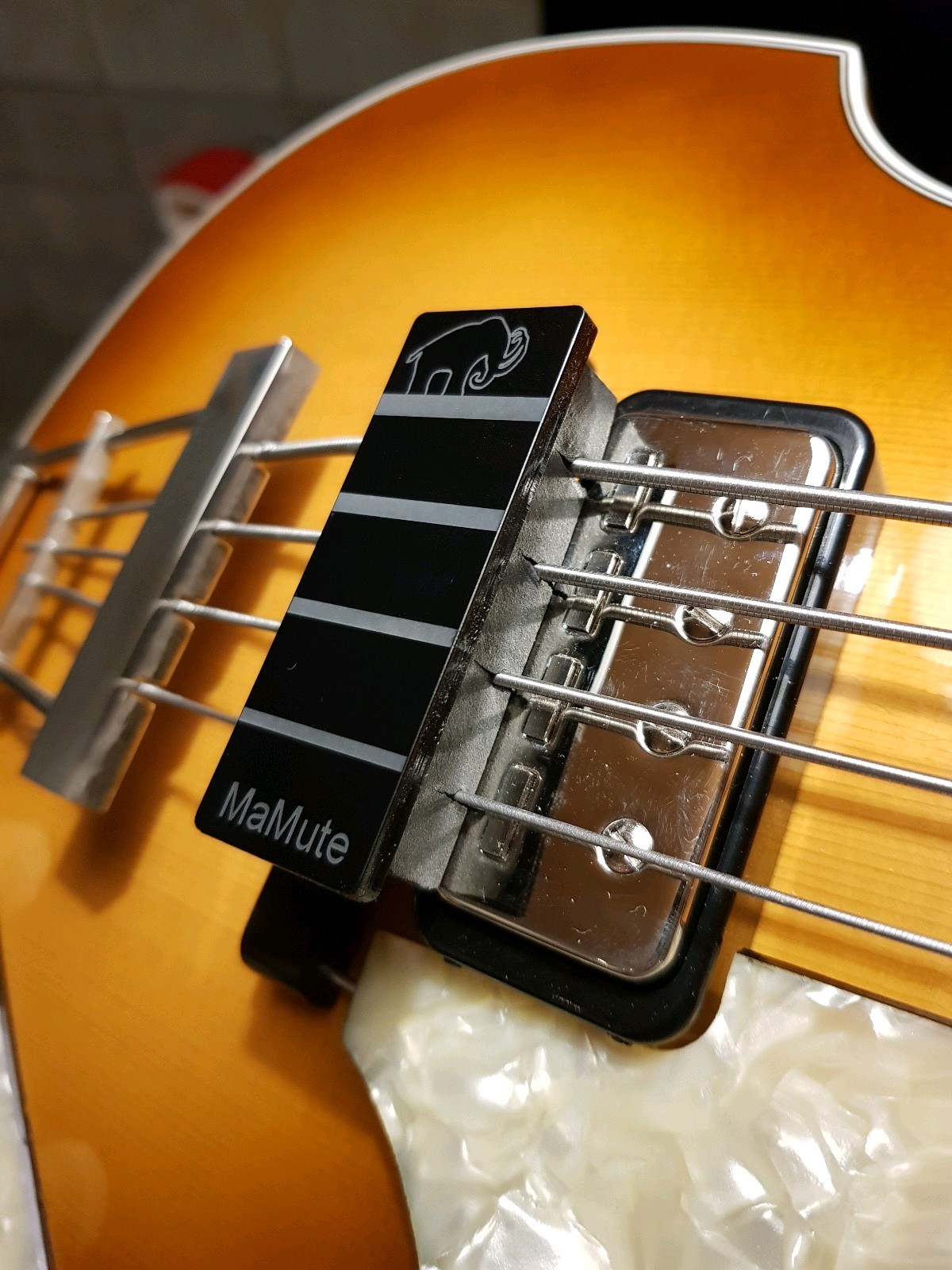 Bass String Mute - MaMute® Muter rubber block with hard plate for Hofner Bass