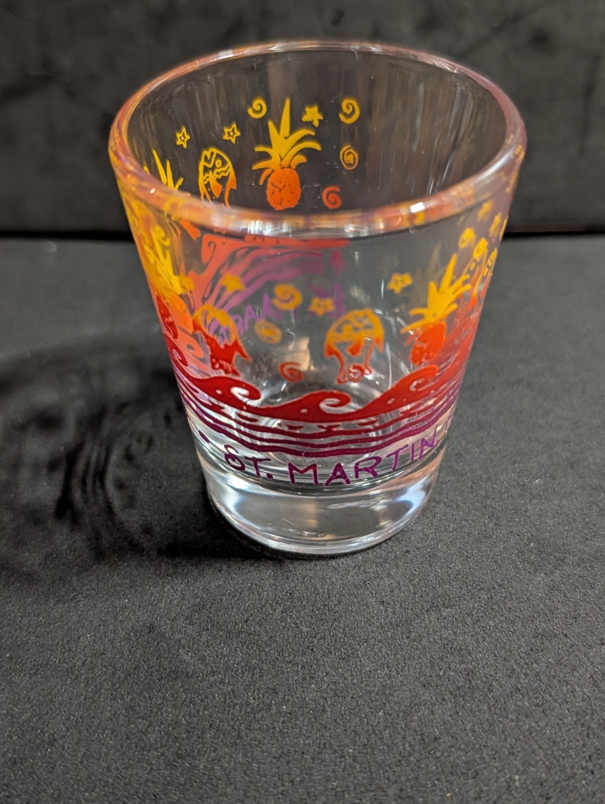 ST. MAARTEN NA SOUVENIER  SHOT GLASS NICE!