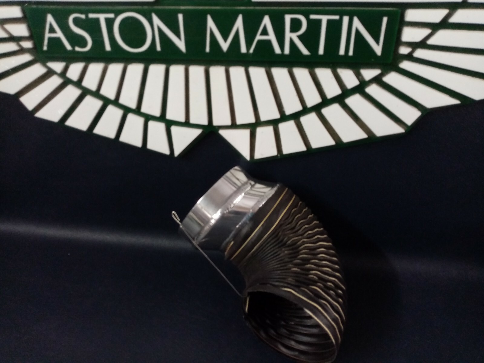 Aston Martin Classic DBS 6cyl weber & S.U. Airbox offset intake & 4" trunking
