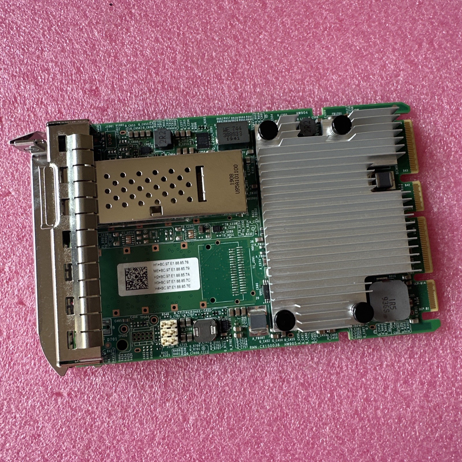 BROADCOM BCM957504-N1100FY 1-Port 100Gb QSFP56 OCP 3.0 SFF PCIe Network Adapter