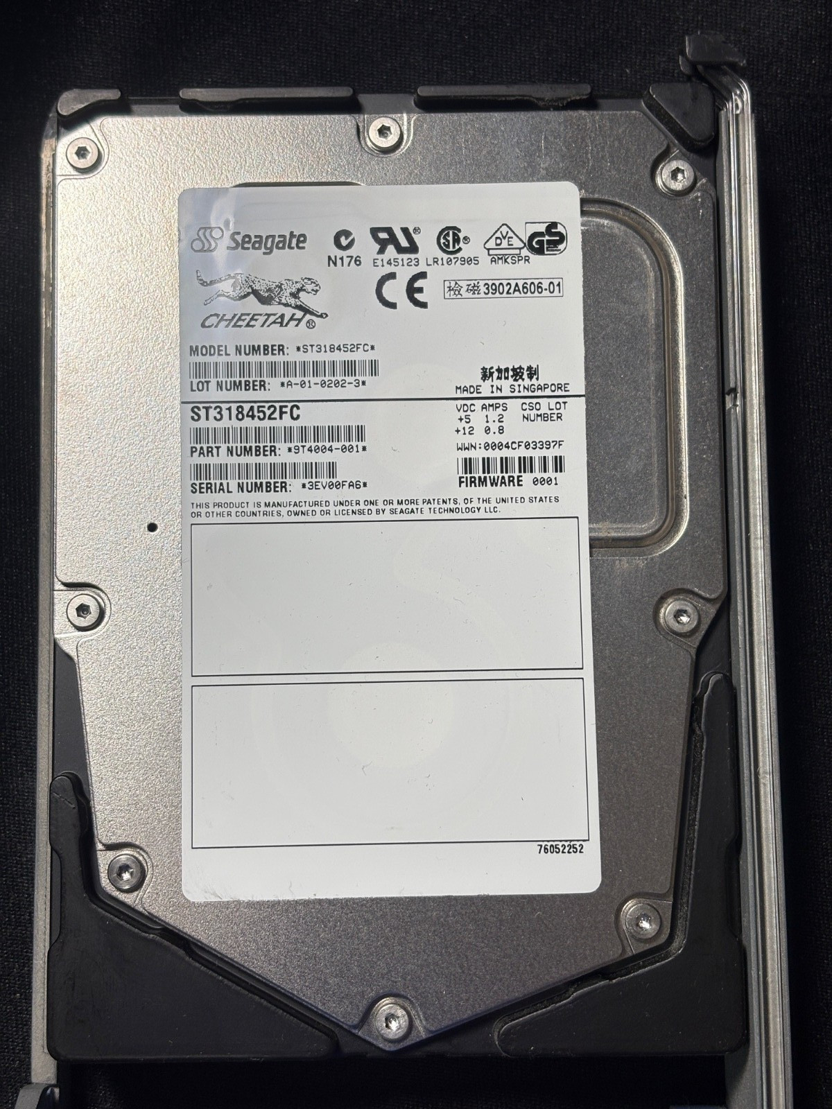 ST318452FC - 9T4004-033  18GB Disk Drive - 15K - 1Gbps