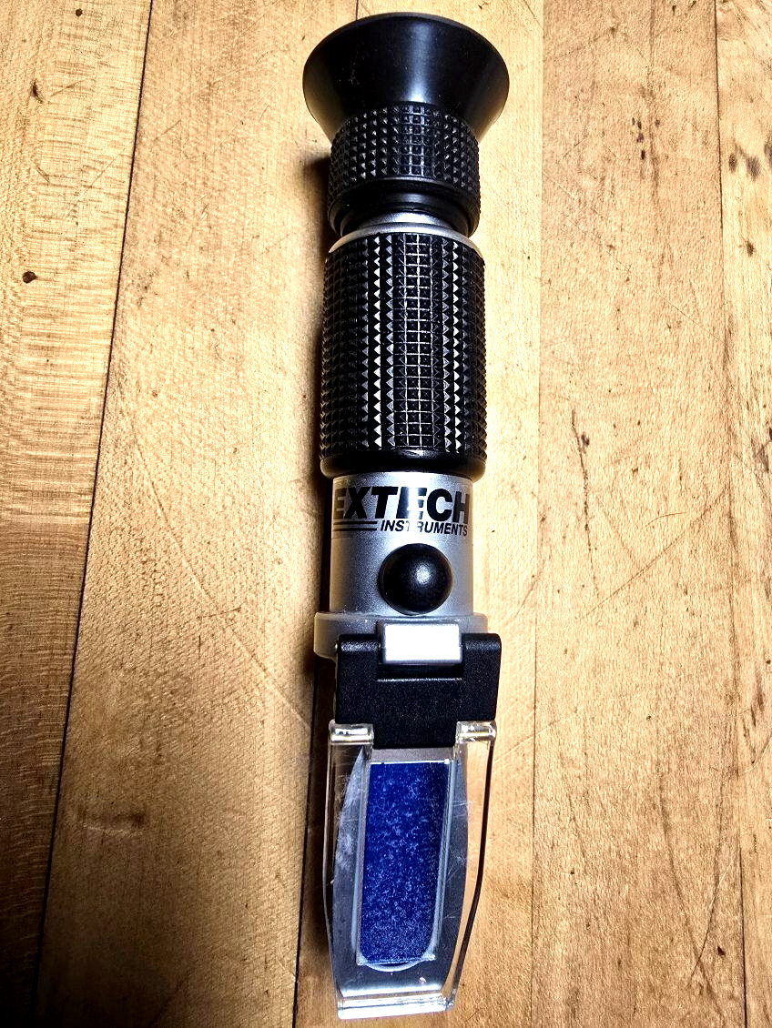 Extech Instruments RF11 Portable Refractometer w/Case