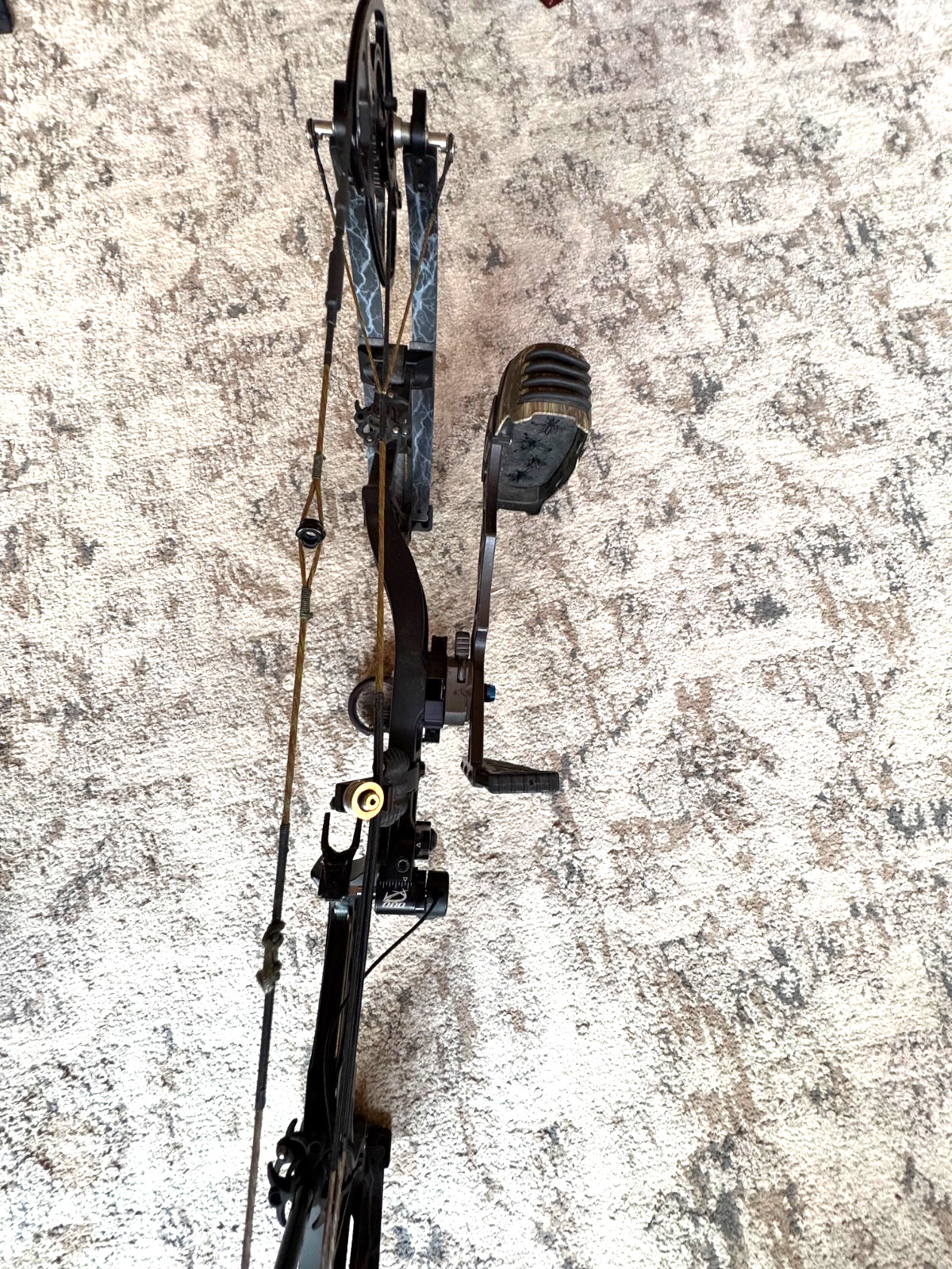Bowtech RPM 360 RH Compound Bow w/Sliding Black Gold sight and QAD rest!