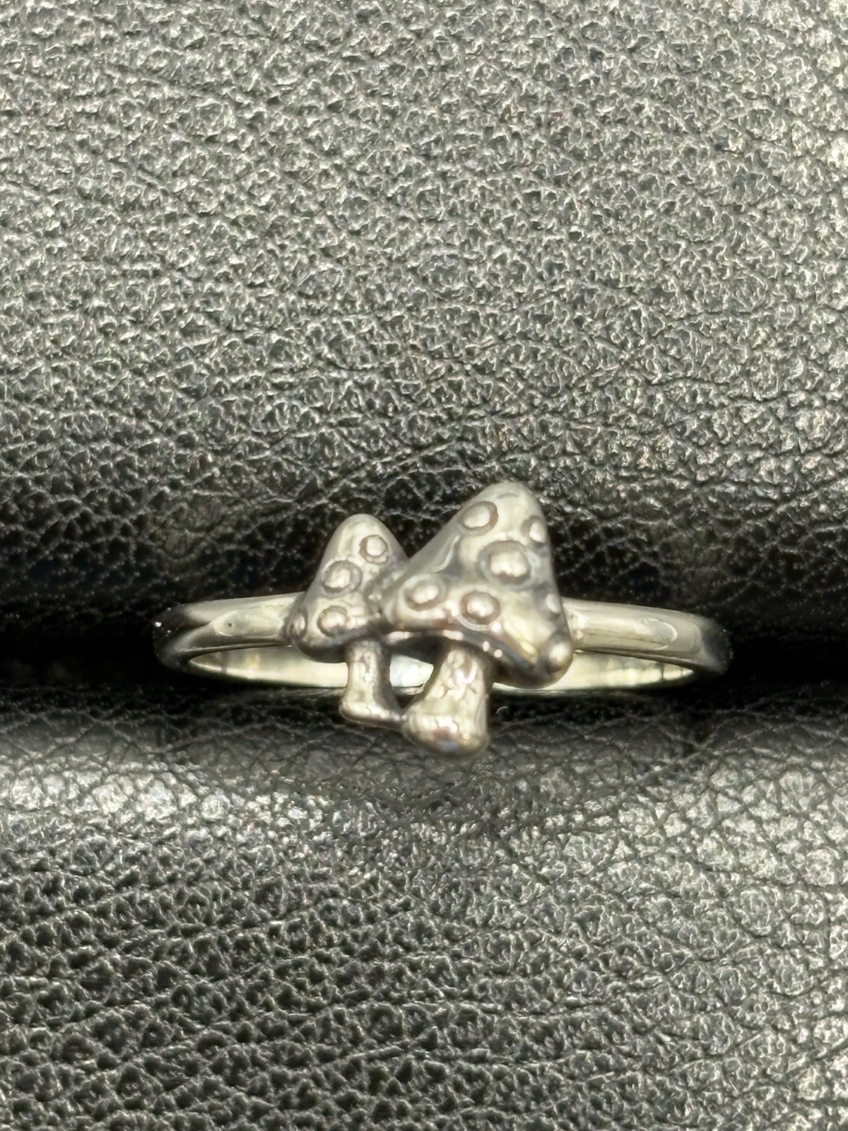 New Condition Sterling Silver Mushroom Toe Ring 925 B19