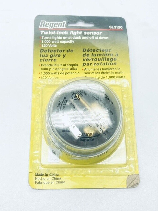 UNUSED REGENT SL3120 TWIST-LOCK LIGHT SENSOR 120V