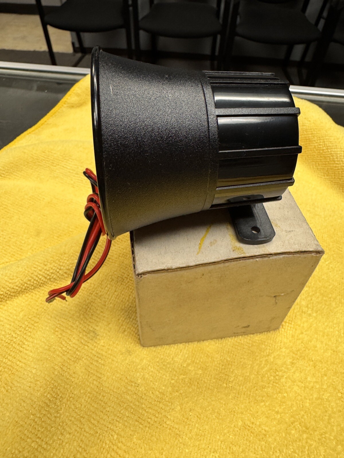 Small Car Alarm Siren Same size as a DEI 514L