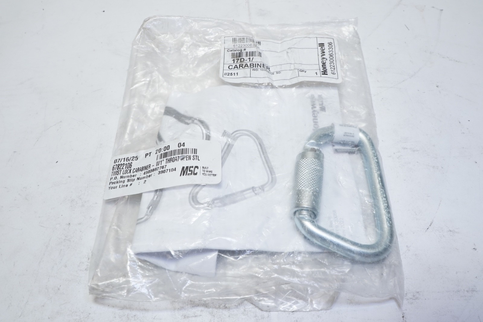 New Sealed Miller Honeywell Steel Twist-Lock Carabiner 17D-1/ Ships FREE