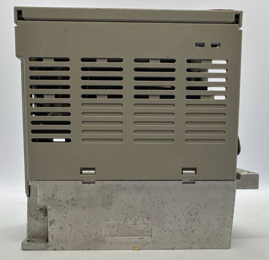 LXM05AD10M2 Schneider Lexium 05 0.75kW 200-240 volts 1 phase servo drive (69)