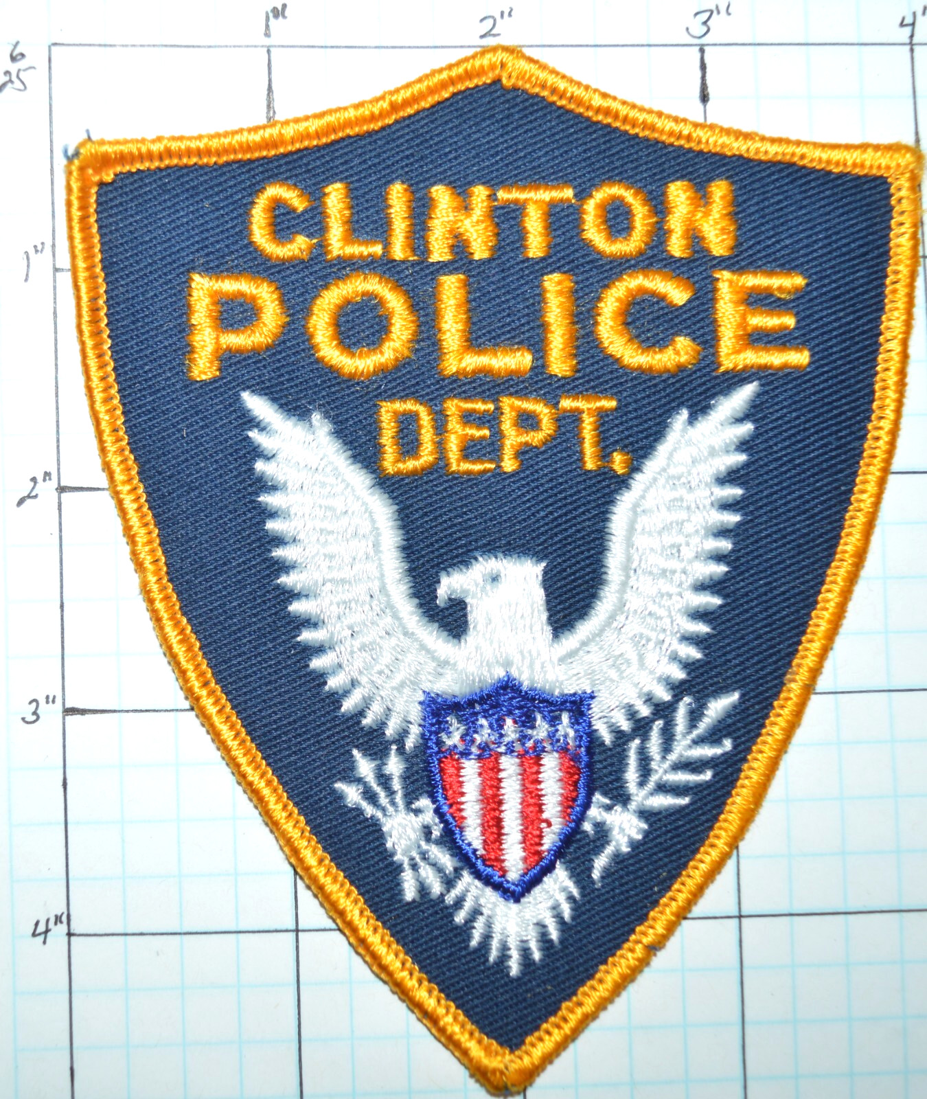 ILLINOIS, CLINTON VINTAGE POLICE DEPT PATCH