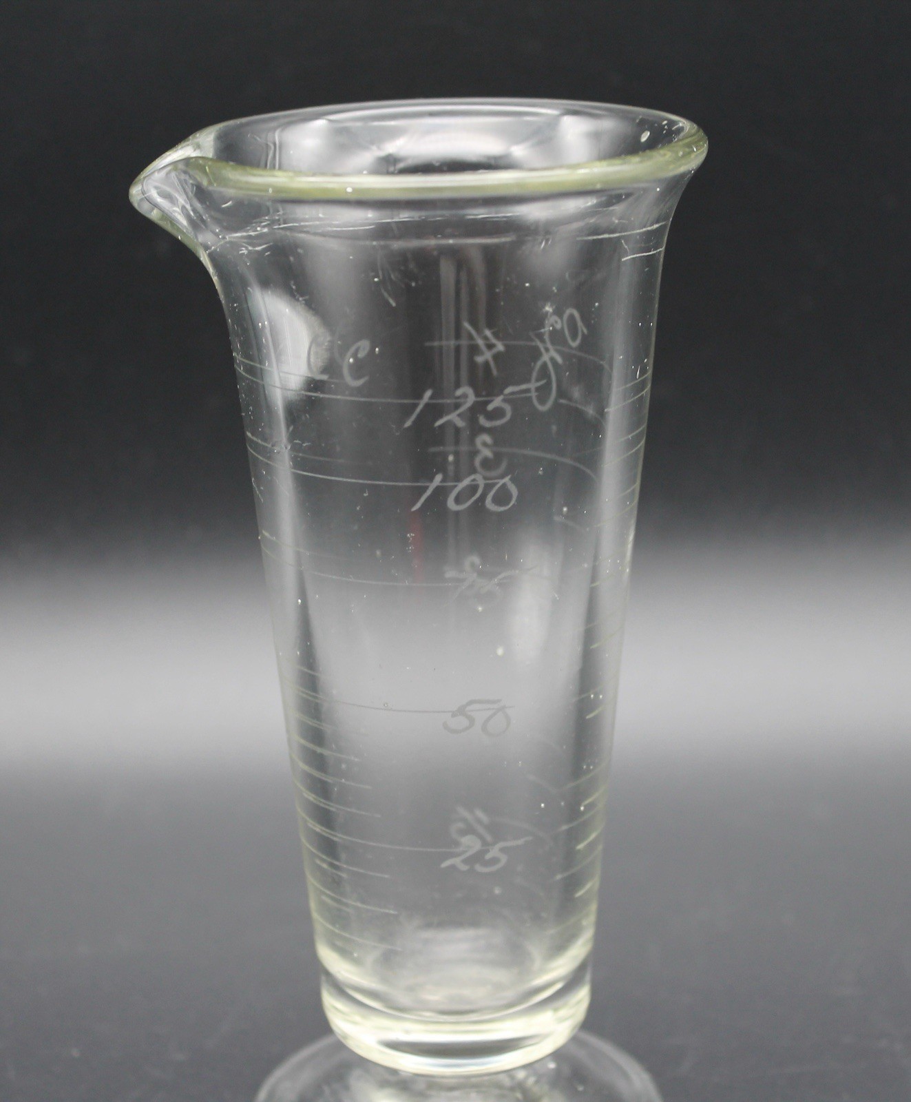 Vintage Etched Glass Chemistry Laboratory Beaker Non-Tip 125 ml