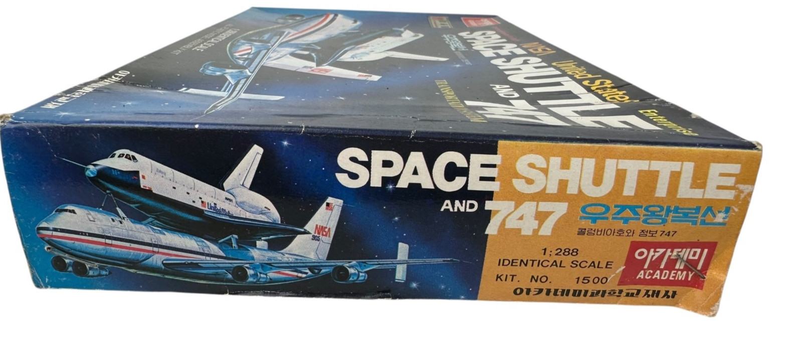 Academy 1500 Space Shuttle & 747 Transport 1/288 Scale Plastic Model Kit