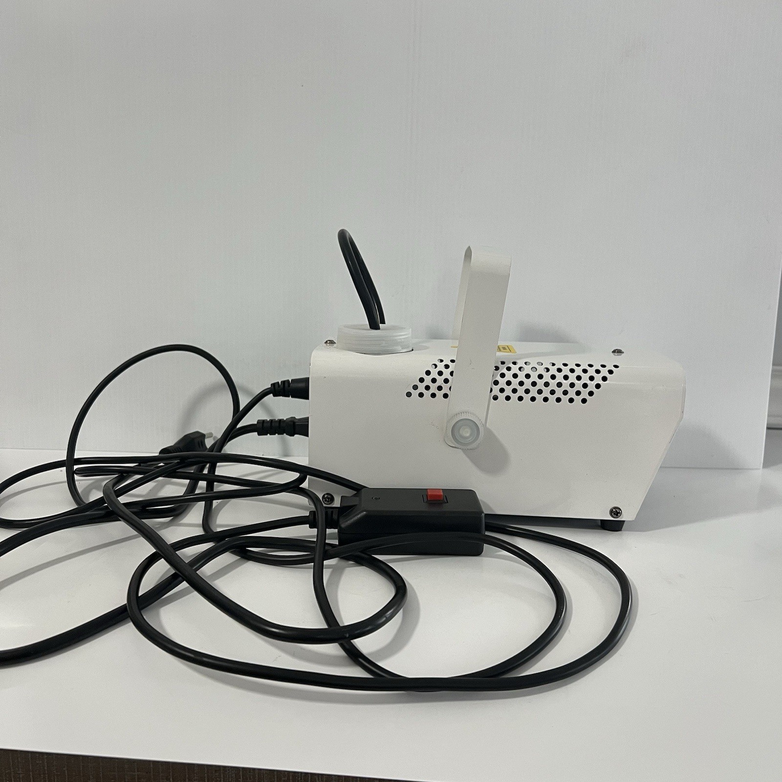 Fog Machine Smoke Machine Controllable LED Light 400W and 3 LED Lights White