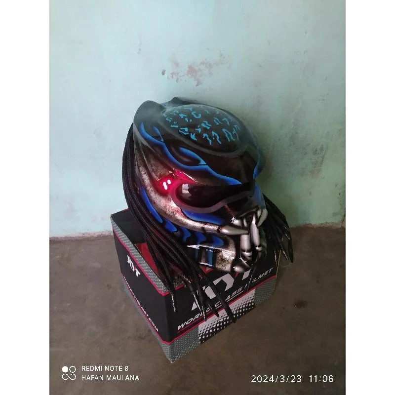 CHOPPER BOBBER STYLE PREDATOR HELMET CUSTOM BLUE FIRE DOT & ECE CERTIFIED