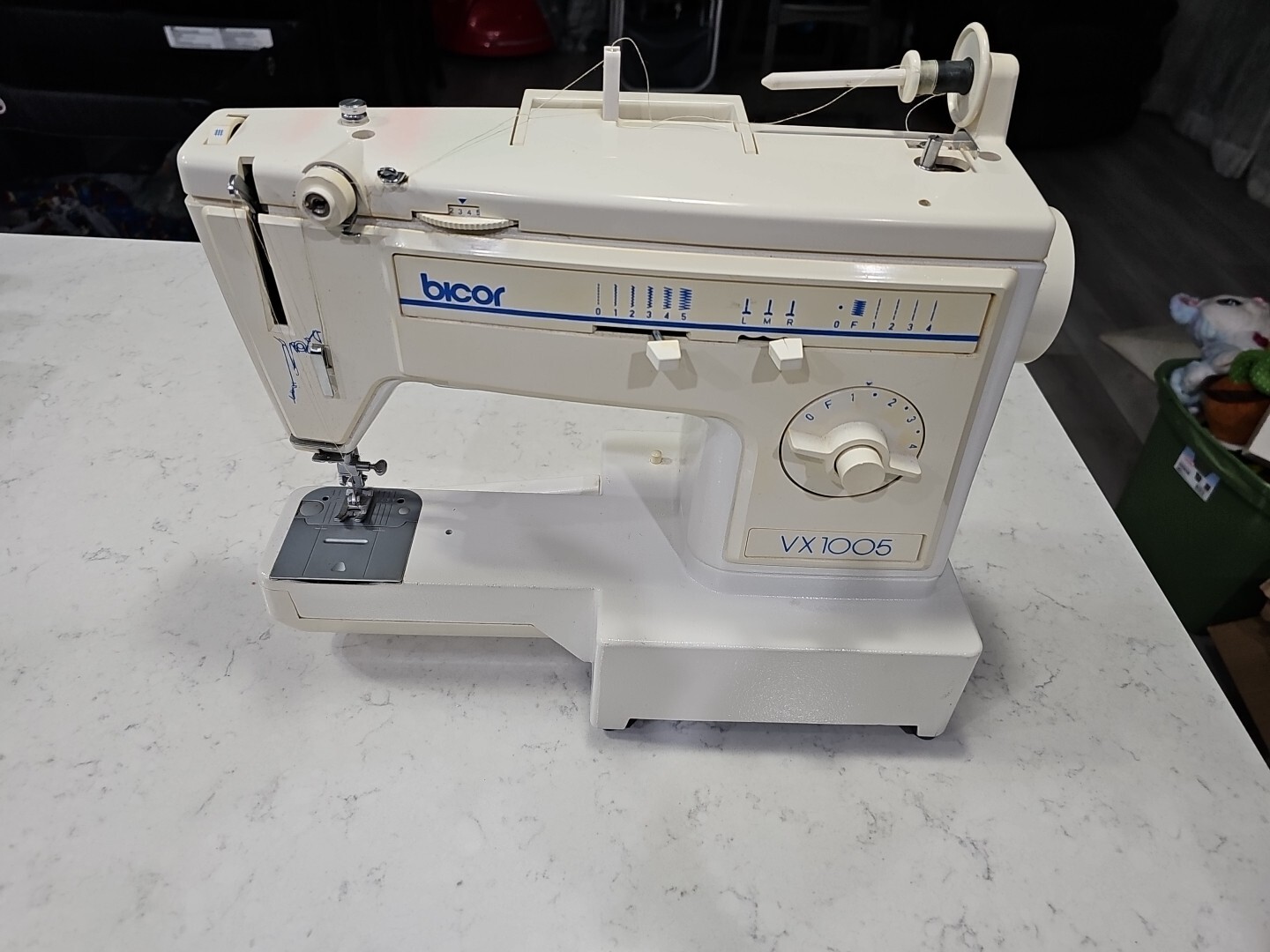 Bicor Sewing Machine VX-1005 As Is Works Well