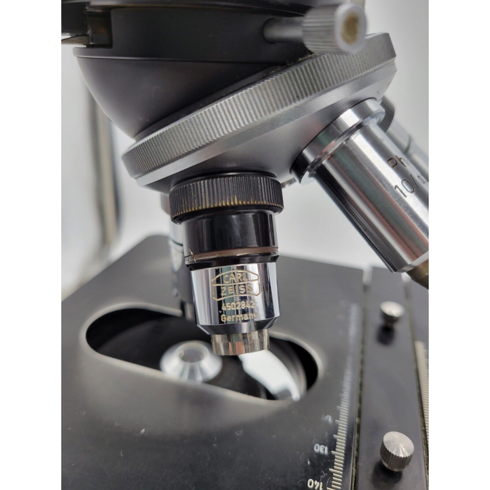 Carl Zeiss Universal Research Microscope W/Objectives & Eyepieces +Power