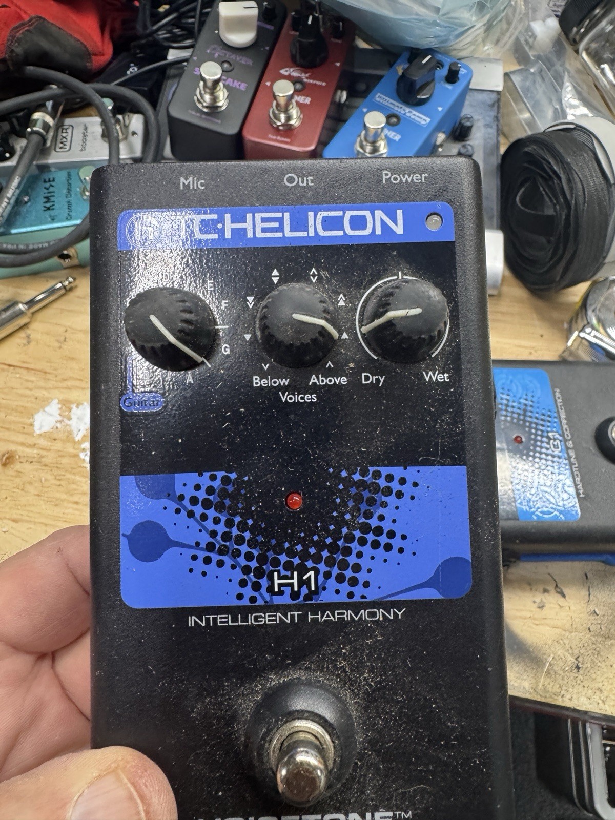 TC-Helicon H1 Intelligent Harmony Digital Vocal Processor Pedal Mic/Guitar I/O