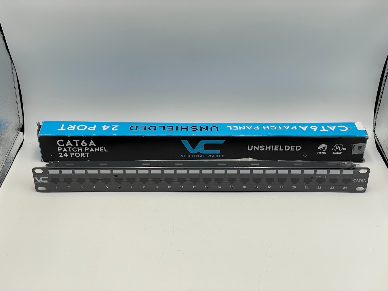 Vertical Cable 1U Blank Patch Panel Without Label Holders - Black