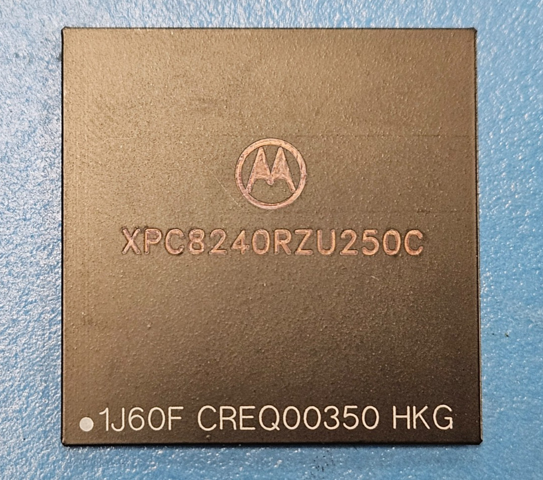 XPC8240RZU250C Motorola RISC Microprocessor, 32-Bit, 250MHz, CMOS, PBGA352