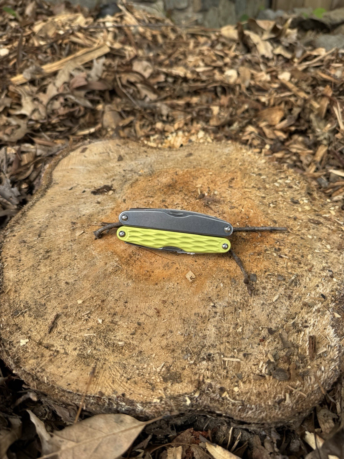 Leatherman Juice XE6 Green Multi-Tool Folding Pocket Knife