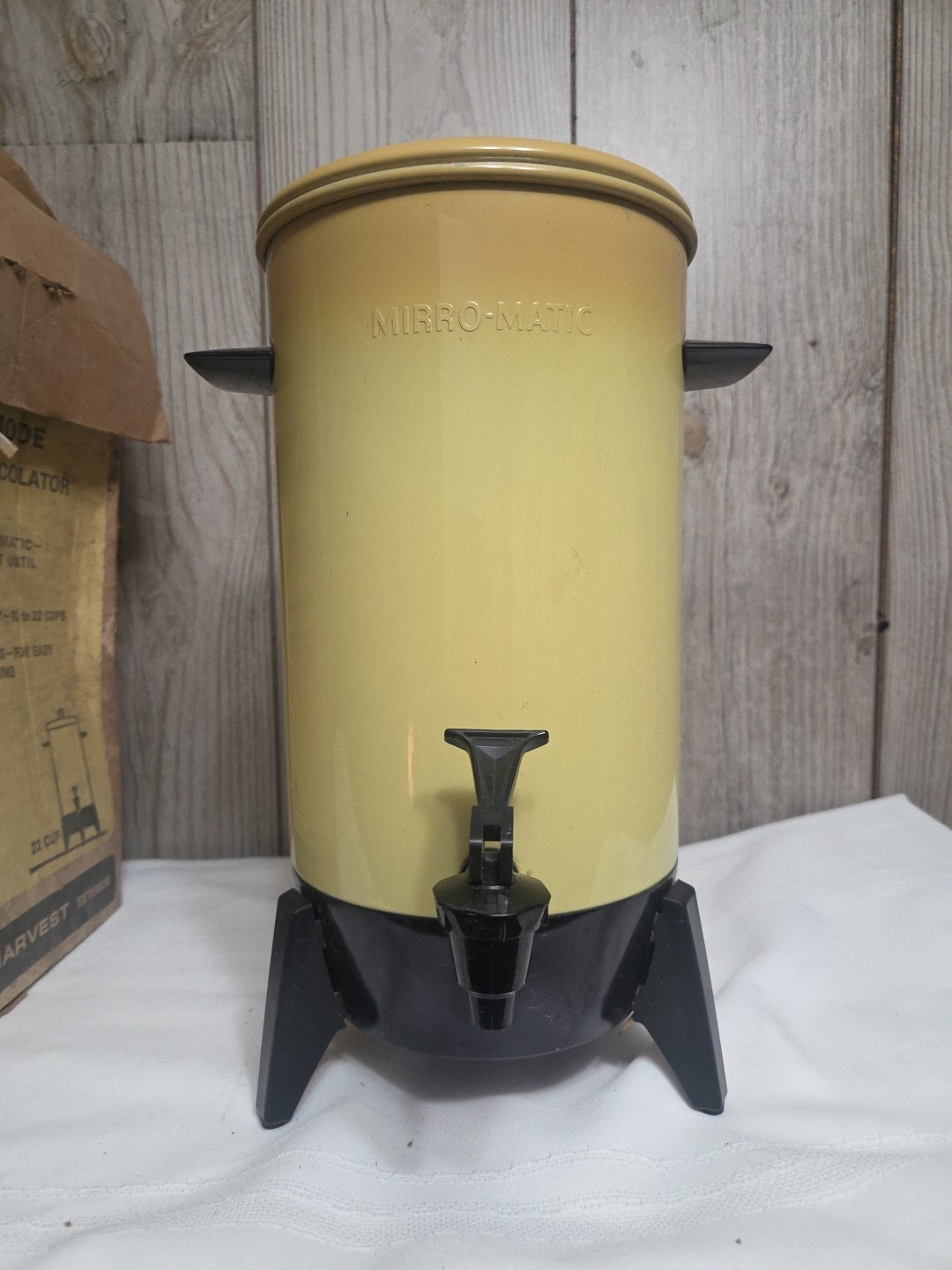MIRRO MATIC Electric Percolator COFFEE MAKER 22 Cup Harvest Gold w/box VTG Works