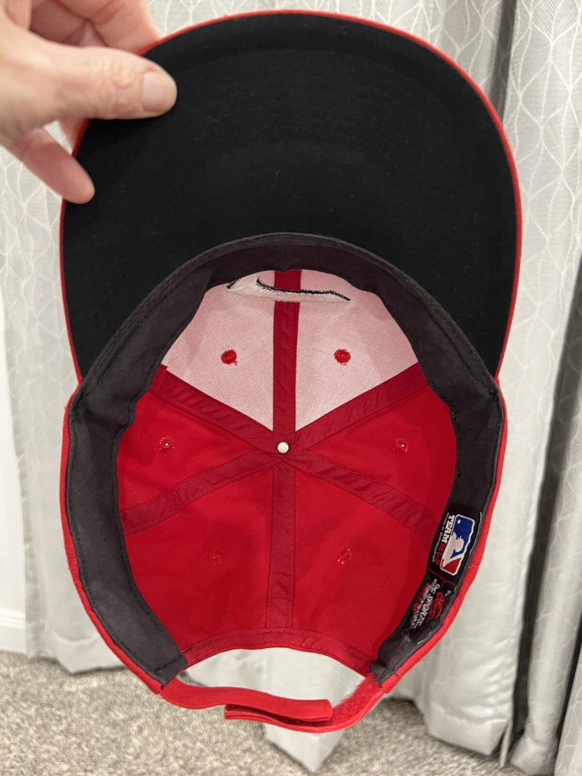Team MLB Cincinnati Reds Hat Cap Embroidered C in White. DC Hats Adj EUC