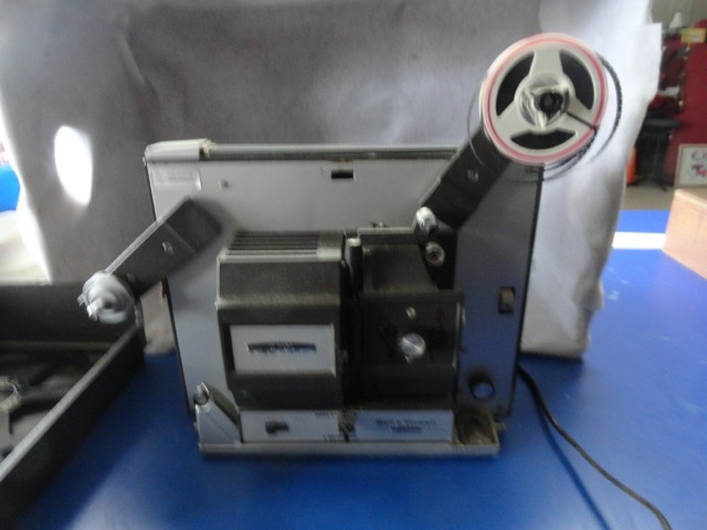 Bell & Howell Autoload Dual 8mm Reg & Super 8 Movie Projector, Model 456A