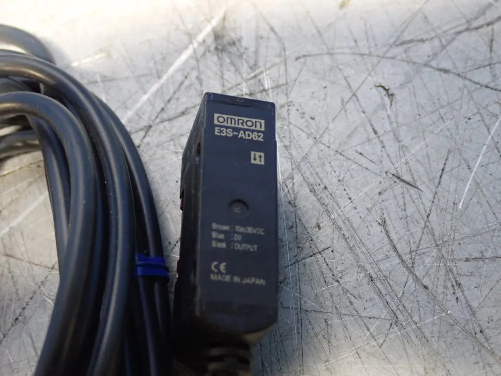 OMRON PHOTOELECTRIC SWITCH E3S-AD62