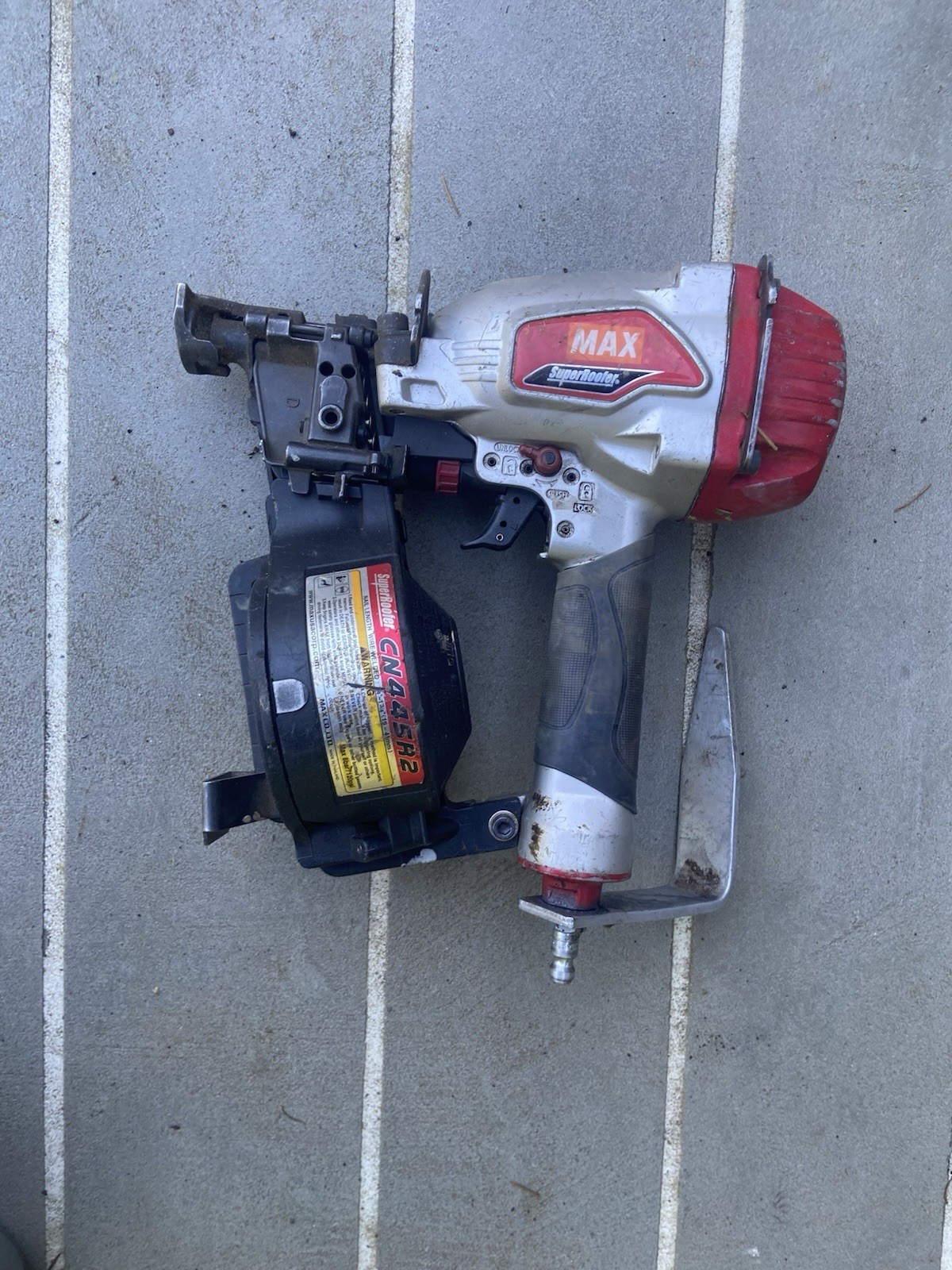 Max SuperRoofer CN445R2 Coil Roofing Nailer  Pneumatic Air Nail Gun