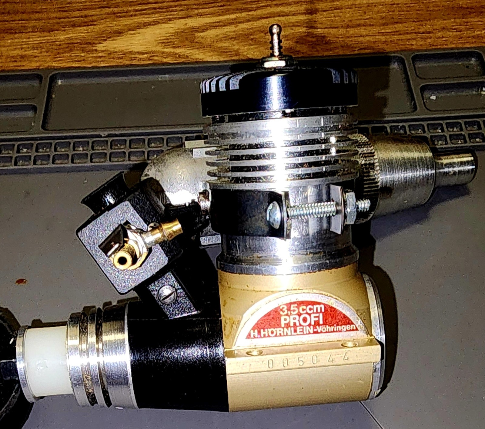 HB ENGINES, 3.5CCM .21 NITRO FOR CONTROL LINE AIRPLANE MODELS, NEW, WELL MADE!