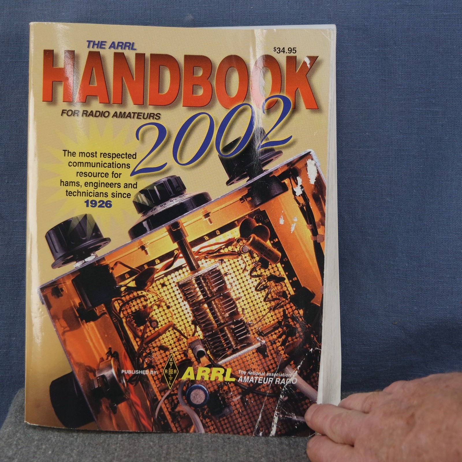 2002 The ARRL The Radio Amateurs Handbook Front & Side View #2