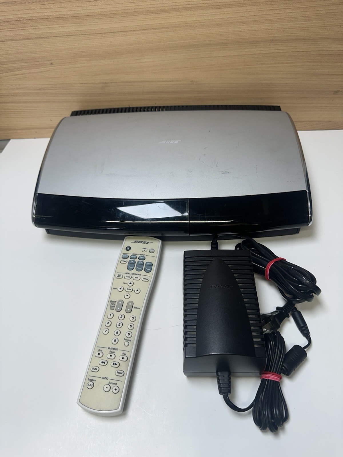 Bose AV28 Media Center DVD/CD Player w/AC Adapter/Remote