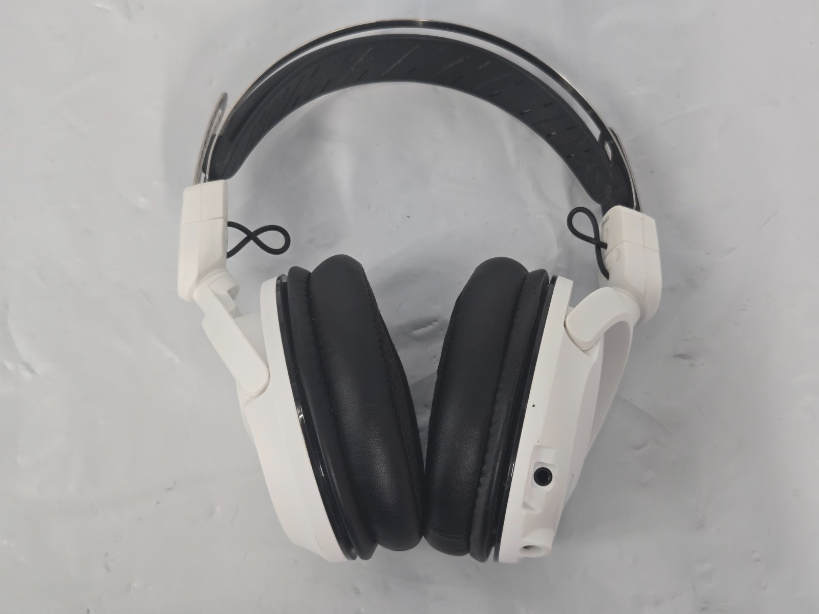 Audio-Technica High-Fidelity Closed-Back Wired Gaming Headset - Missing Cables