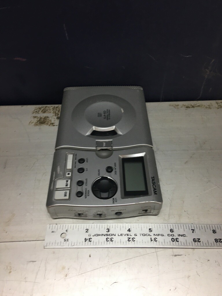 Portable CD/Vocal Trainer CD-VT1 Tascam