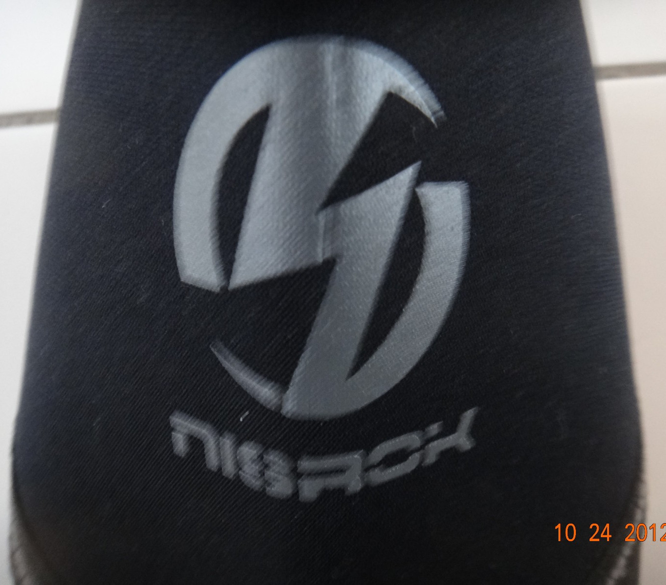 NISROCK Knee Sleeve Band/Pad New Black/Camo Large Fitness Weightlifting Only One