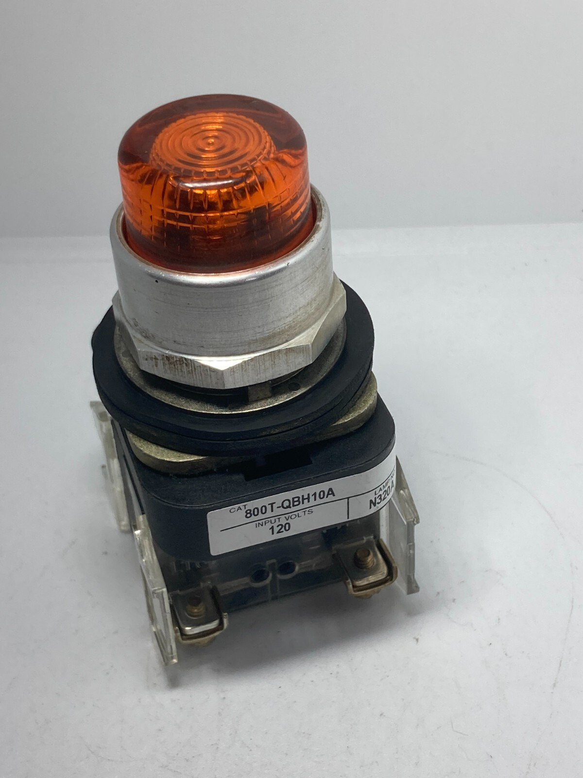 ALLEN BRADLEY 800T-QBH10A PUSHBUTTON AMBER LED 120 VOLTS MOMENTARY EXT SER T