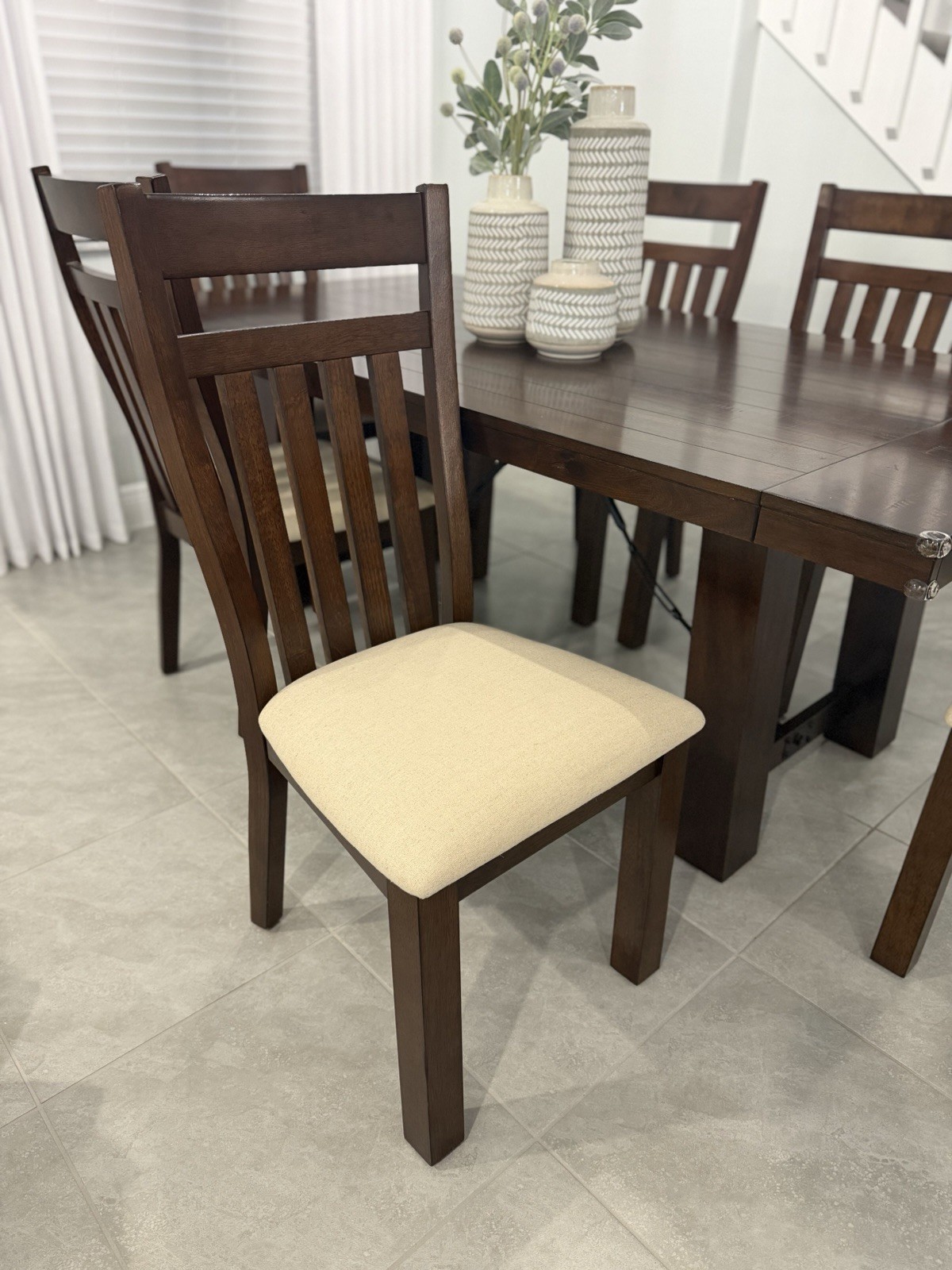 Dining Room Set – Excellent Condition