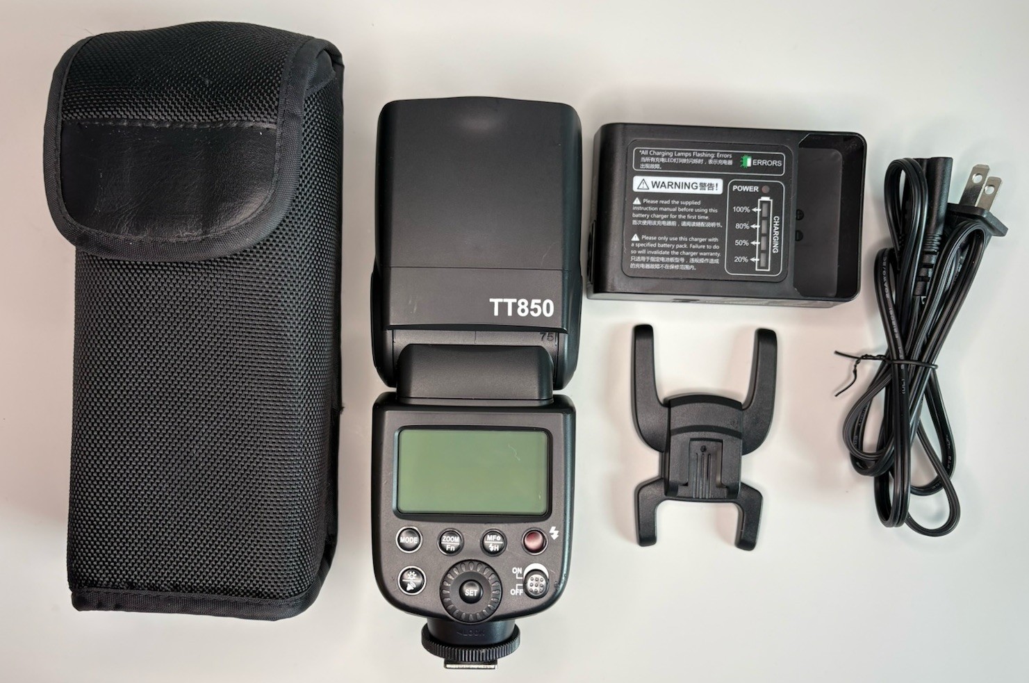Neewer TT850 Li-Ion Flash With Charger And Bag- No Battery Included- Tested