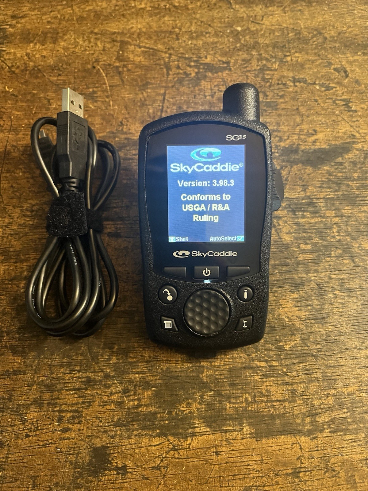 SKYCADDIE SG3.5 Golf GPS Rangefinder & Usb Adapter. Powers On