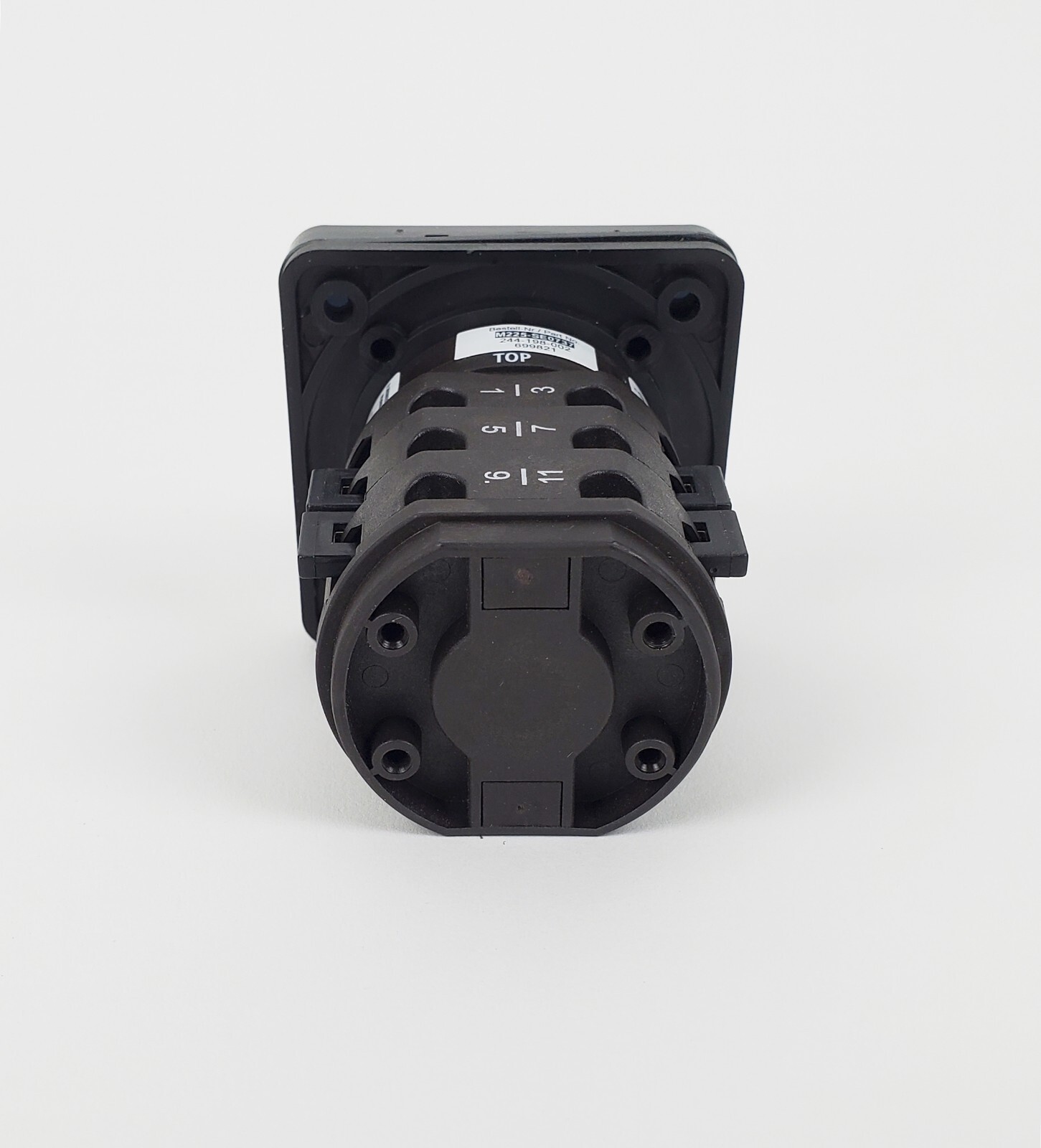Salzer M225-SE0737 Rotary Cam Switch, New!